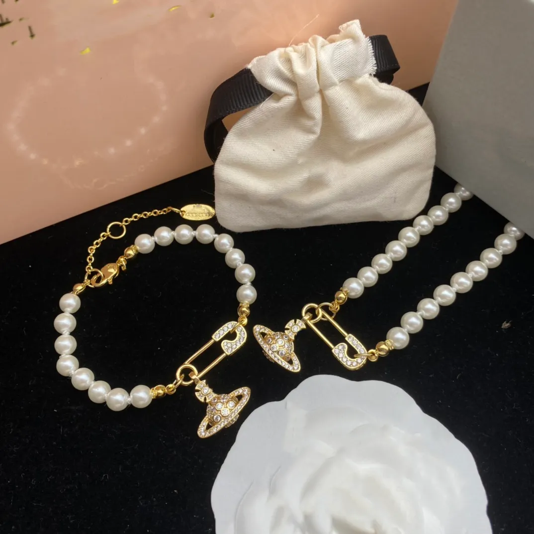 Designer Charm Bracelets Letter Vivian Chokers Luxury Women Fashion Jewelry Metal Pearl Bracelet cjeweler Westwood 435342