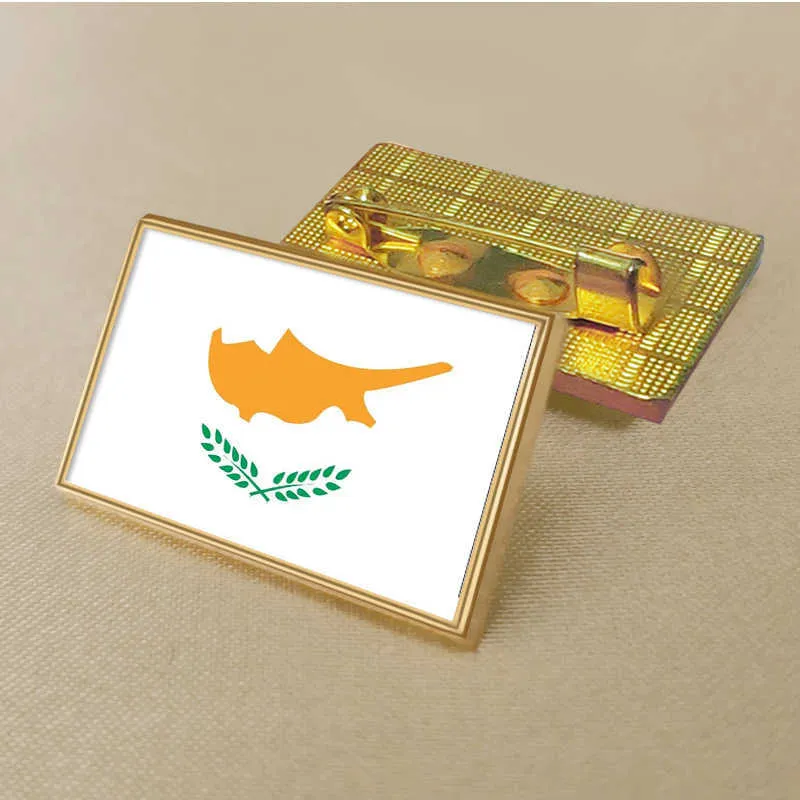 Party Cyprus Flag Pin 2.5*1,5 cm zinklegering gegoten PVC kleur gecoate gouden rechthoekige medaillon badge zonder toegevoegde hars