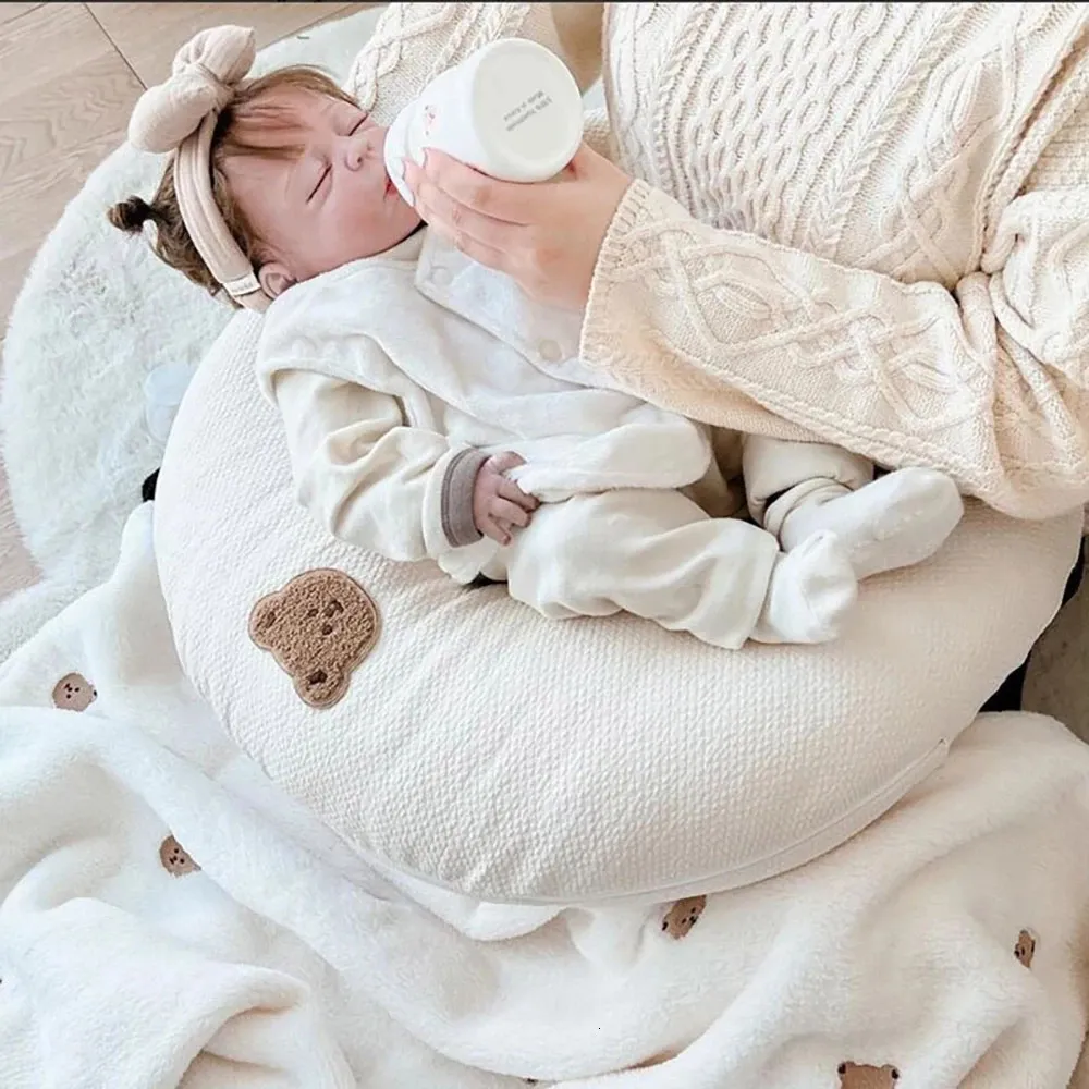 Kussens Kindkussen Maanvorm Afneembaar Slapen Kinderhoofdsteun Voor geboren baby Beer Ontwerp Decoratief Borstvoedingskussen 231031