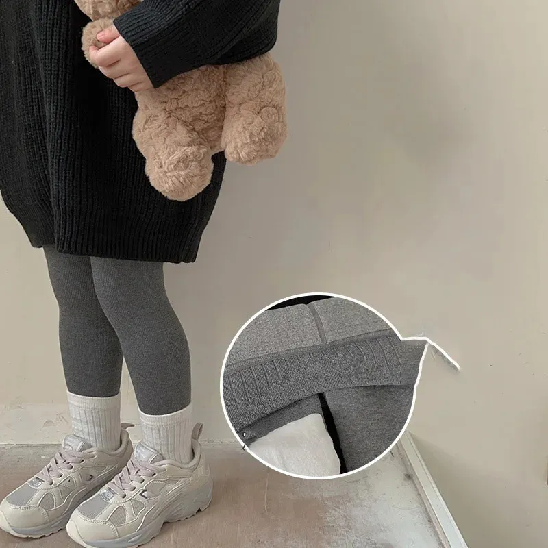 Winter Kids Black Stirrup Leggings With Fur Lining Solid Color, Anti  Pilling, Skinny Fit, Warm Pants For Girls 231031 From You08, $11.58