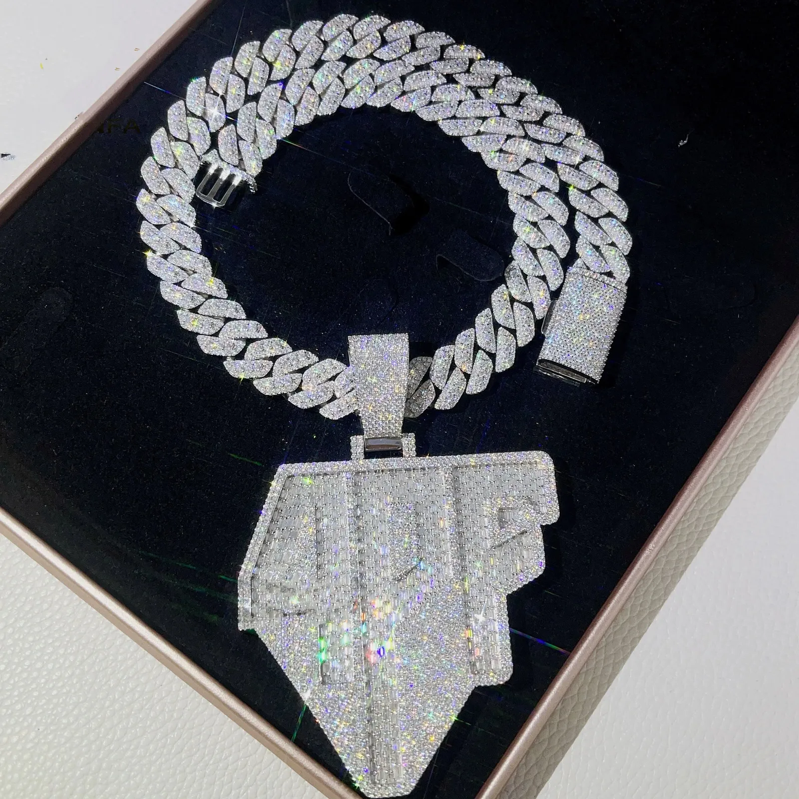 14k Gold Sports Pendant Personalized Baseball Jersey Charm - With Name \u0026  Number Personalized Sports Jewelry, image size:1600x1600