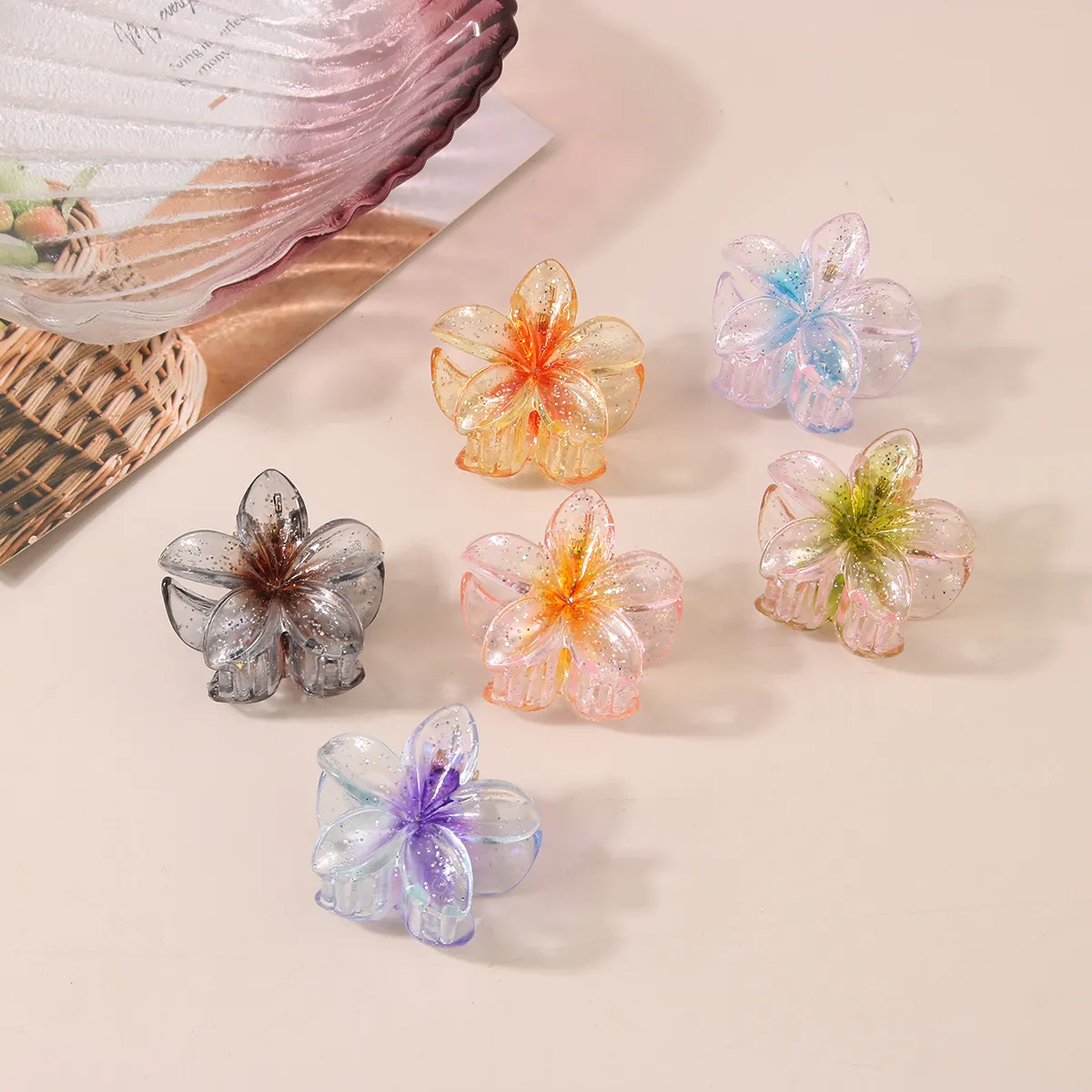 4cm Şeffaf Glitter Frangipani Çiçek Saç Klipler Kaymayan Sevimli Saç Aksesuarları Barrettes Gelin Düğün Plajı için Plastik Klip Saç Süslemeleri 2905