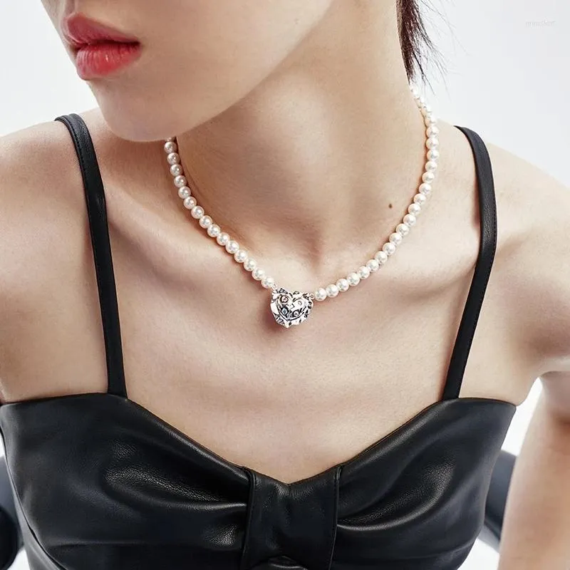 Pendant Necklaces Korean Fashion Geometric Metal Heart Drop Earrings for Women Ear Clip Colorful Rhinestone Boucle D'oreille Brooch