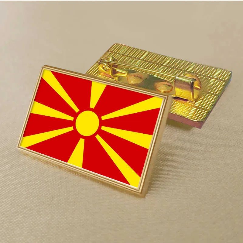 Parti Makedoni bayrağı pin 2.5*1.5cm çinko döküm PVC renk kaplamalı altın dikdörtgen madalyon reçeti eklenmeden