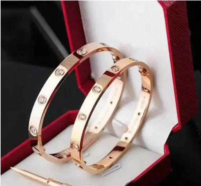 Love Bracelet Bangles Donna Uomo 4cz Acciaio al titanio Vite Cacciavite Gioielli per unghie in oro argento rosa con borsa in velluto