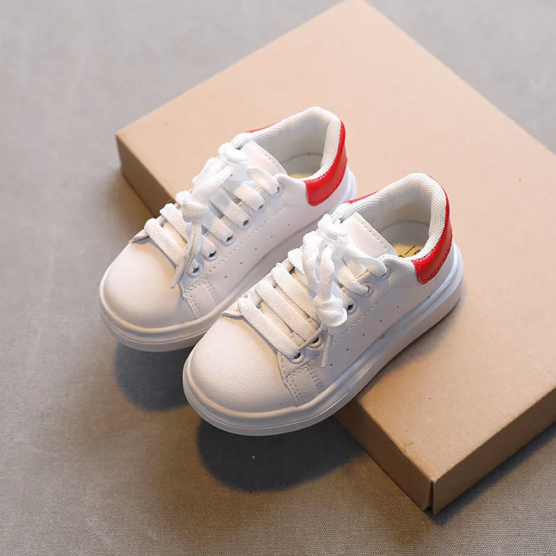 Witte sneakers voor kinderen ademende peuterschoenen voor jongens en meisjes 2024 Fashion Sport Flats