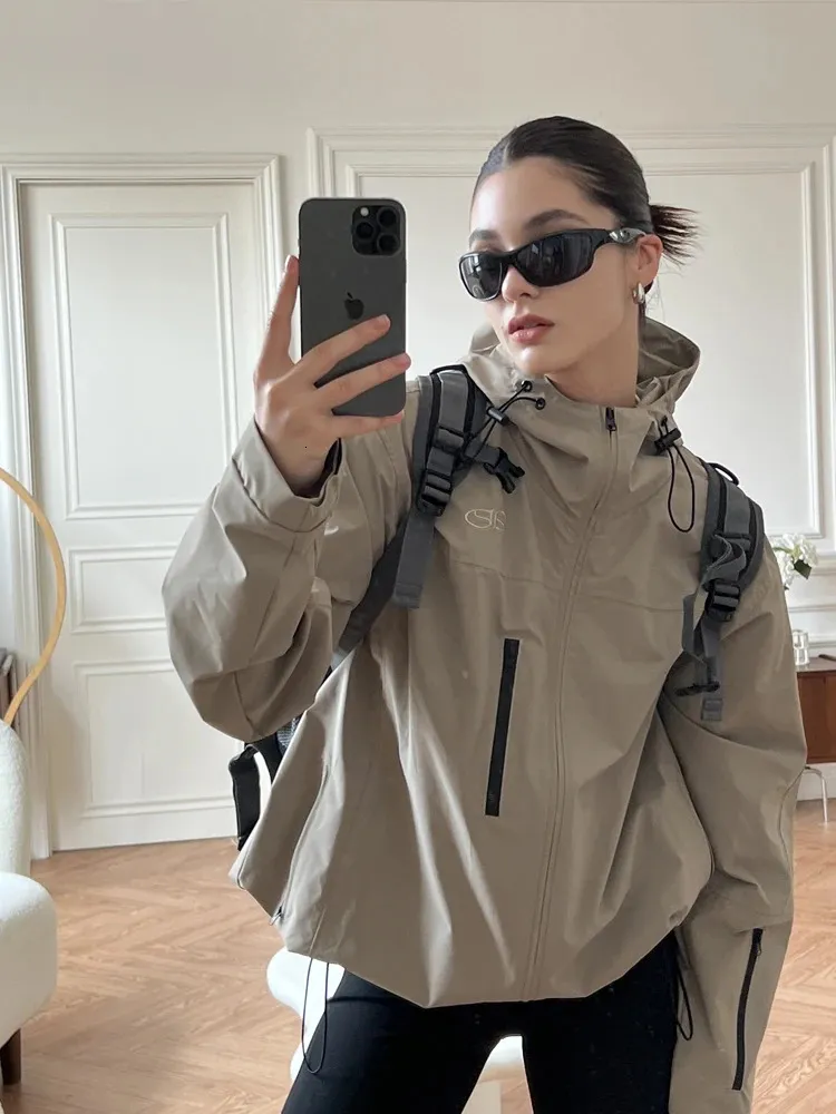 Y2K Vintage Womens Windbreaker Jacket Oversized Bomber Style For Streetwear Hip Hop And Techwear Black Mens Outerwear Coat 231031 From Huafei04 16.9 DHgate.Com