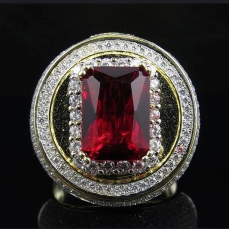 Anello maschile Hiphop di lusso Colore argento 3ct Rosso AAAAA Zircone cz Anelli per fedi nuziali rock per uomo Gioielli per feste con dita