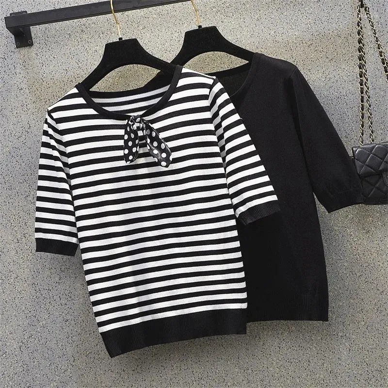 Pulls pour femmes L-4XL Taille Femmes Été Mince Pull tricoté 2023 Manches courtes O Cou Bow Stripe Pull surdimensionné Femme T-shirt Top