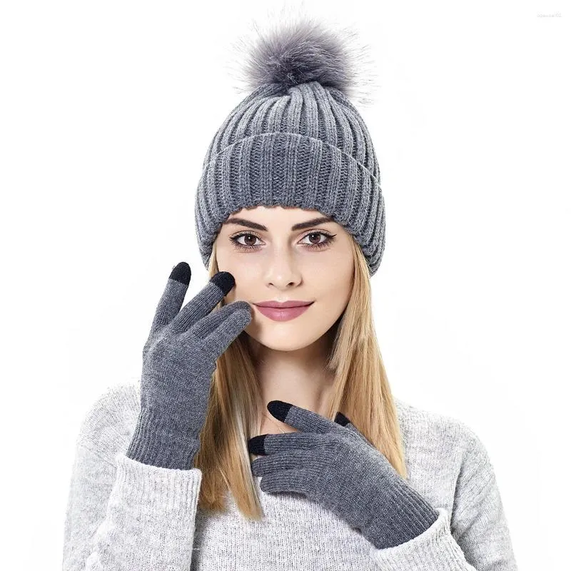 Береты, зимняя шапка-бини, теплая вязаная мягкая лыжная шапка с манжетами и помпонами, комплект перчаток с сенсорным экраном, вязаный череп с манжетами