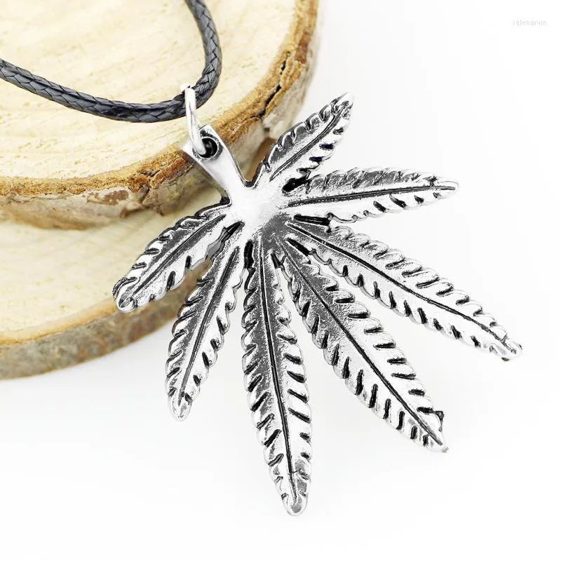 Kedjor Dainty Palm Tree Leaf Necklace Coconut Pendant Women Men Leather Chain Halsband Minimalistiska växtsmycken Tillbehör