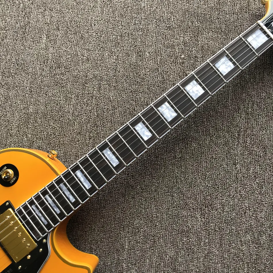 Custom shop, made in China, chitarra elettrica gialla di alta qualità, tastiera in palissandro, hardware dorato, spedizione gratuita