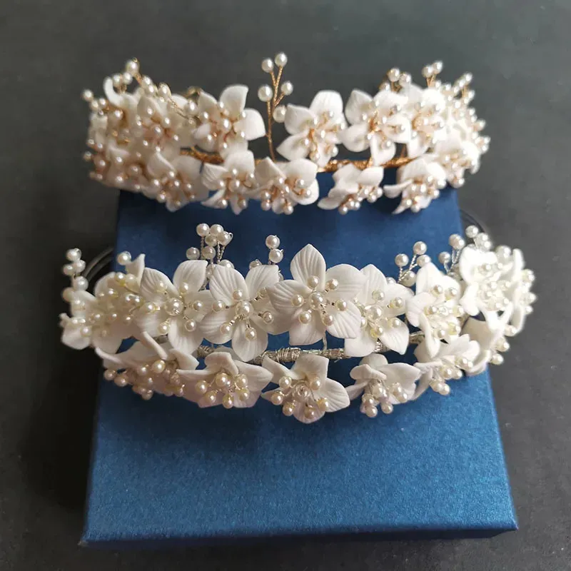 Opaski na głowę Slbridal ręcznie robione luksusowe kryształowe krysztale perły Ceram Flower Bridal Tiara Wedding Druhny Party Crown Women Hair Jewelry 231102