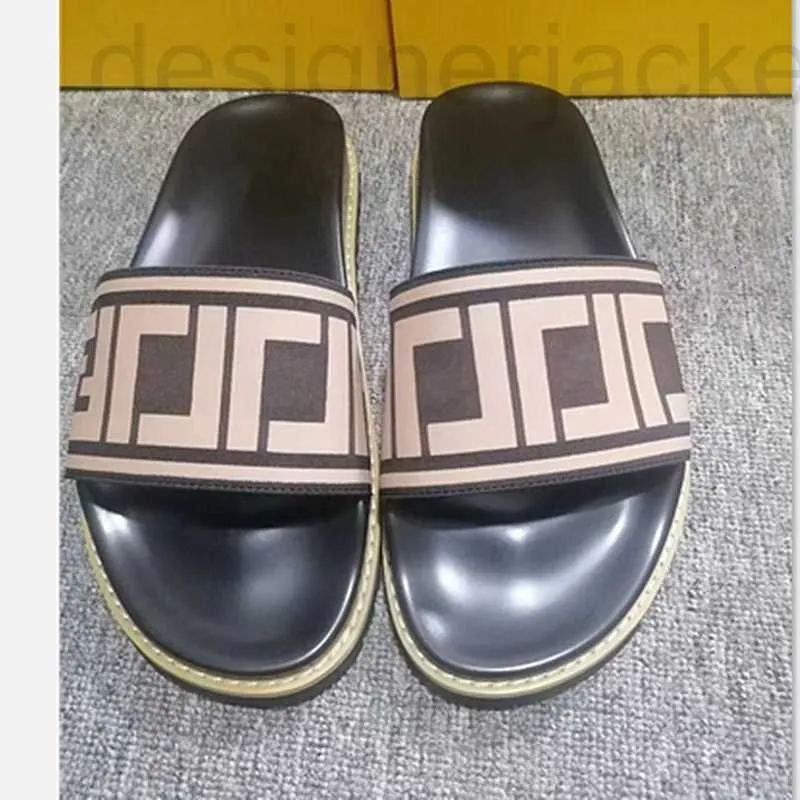 Slippers Designer Nigeria, Cambodja, Vietnam High Grade Sandals 2023 Zomer Outswear F Letter Oude bloem Dikke bodem I5pu