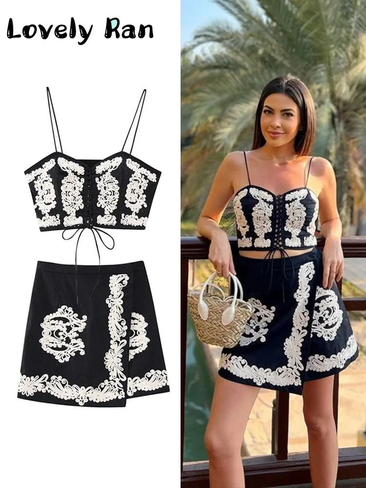 Vestido de duas peças bordado saias curtas conjunto 2023 verão baddie conjunto feminino croppd chique tops assimétricos mini roupas 231101