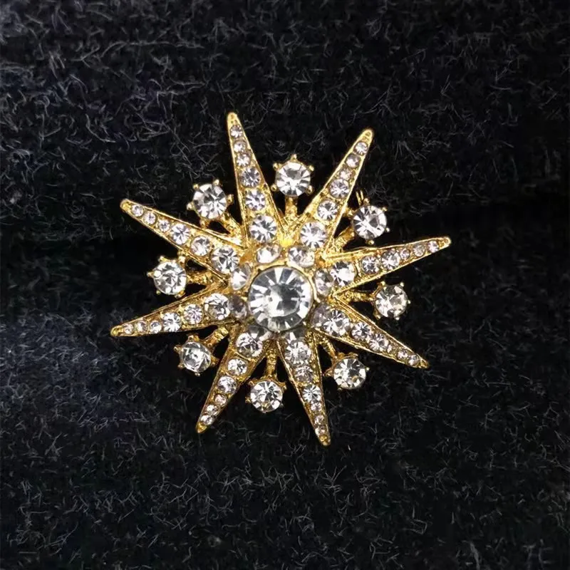 Glänzende Schneeflocke Brosche für Frauen Männer Kristalle Strass Perle Broschen Hijab Pins Schal Schnallen Schmuck Geschenke