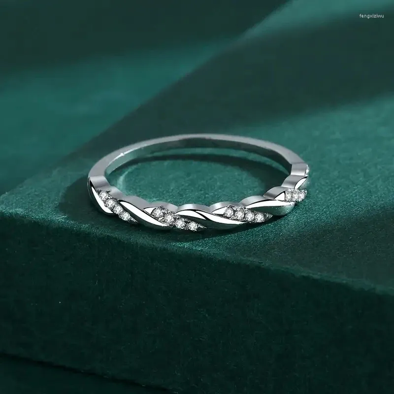 Bröllopsringar Huitan Temperament Silver Color Finger Ring For Women Bridal Accessory Fashion Contracted Female Mångsidiga smycken