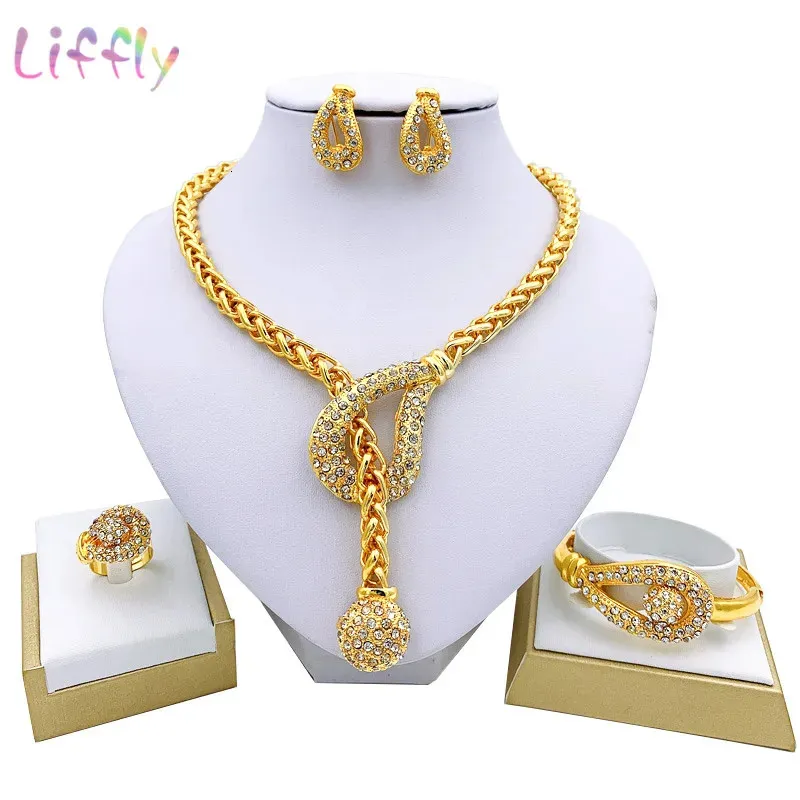 Set di gioielli da sposa Set di gioielli di lusso color oro Dubai per le donne Collana Bracciale Orecchini Anello Set di gioielli da sposa africani 231101