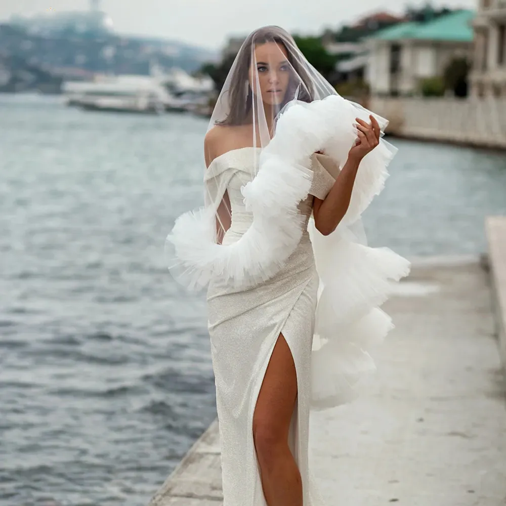 Romantic Two-Layer Bridal Veil with Comb in Tulle Fabric  display picture 1