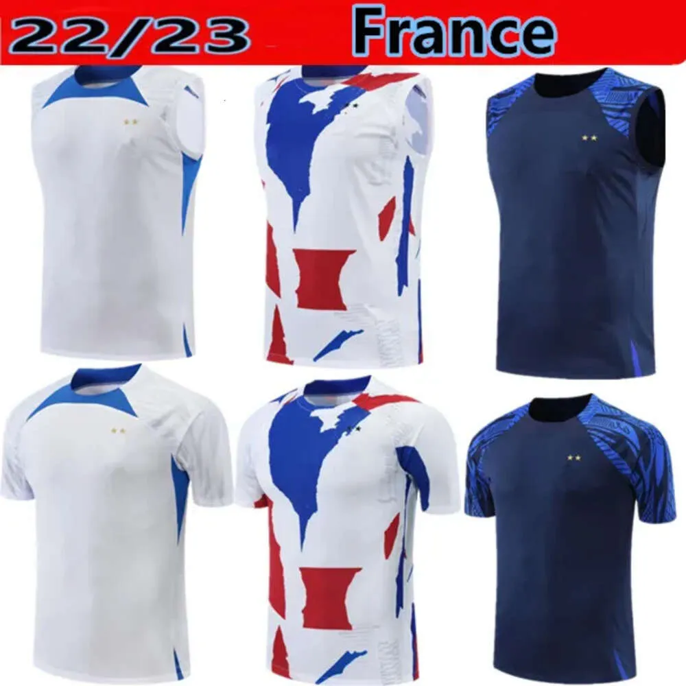 Qqq8 22 2023 French France Trainingsanzug Fußballtrikots Benzema Mbappe Equipe 22/23 Fußball-Trainingsanzug mit kurzen Ärmeln Chandal De Futbol