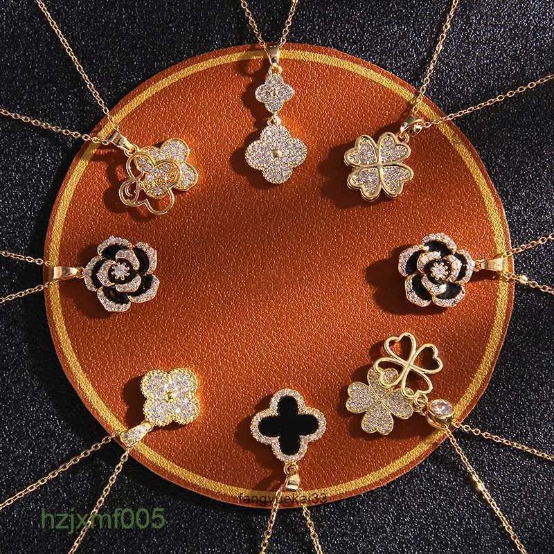 Pendant Necklaces Four-leafed Clover Designers Jewelry Diamonds Necklace Women Titanium Steel Gold-plated Never Fade Not