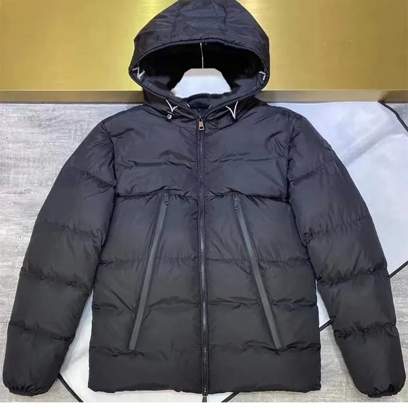 Parkas Mens Designer Winter Monc Puffer Short Glossy Jacket Huven Pares snygga mångsidiga bröddräkt Solid Color Coat för och kvinnor MMZ4