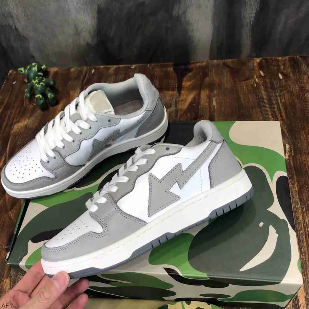 Designer Leather shoe Classic Casual Shoes Bapestas Sta Sneakers Low Top Sneakers M1Fashion Ape Monkey Shape MEDICOM TOY CAMO SK8