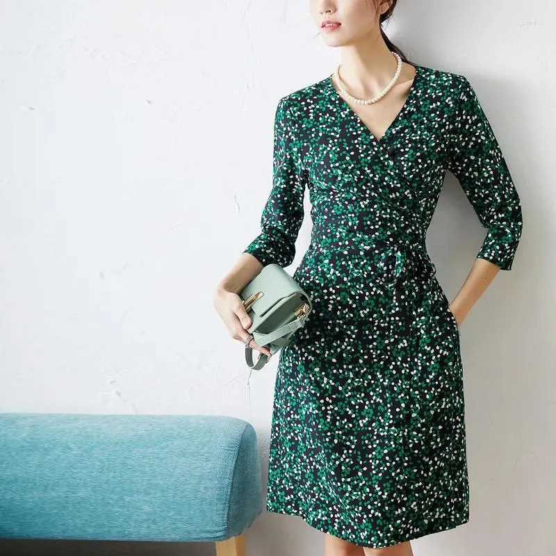 Casual Dresses Green Wave Printed Silk Dress Is Wrapped In The Spring And Summer Female 7 Minutes Of Sleeve V Neck