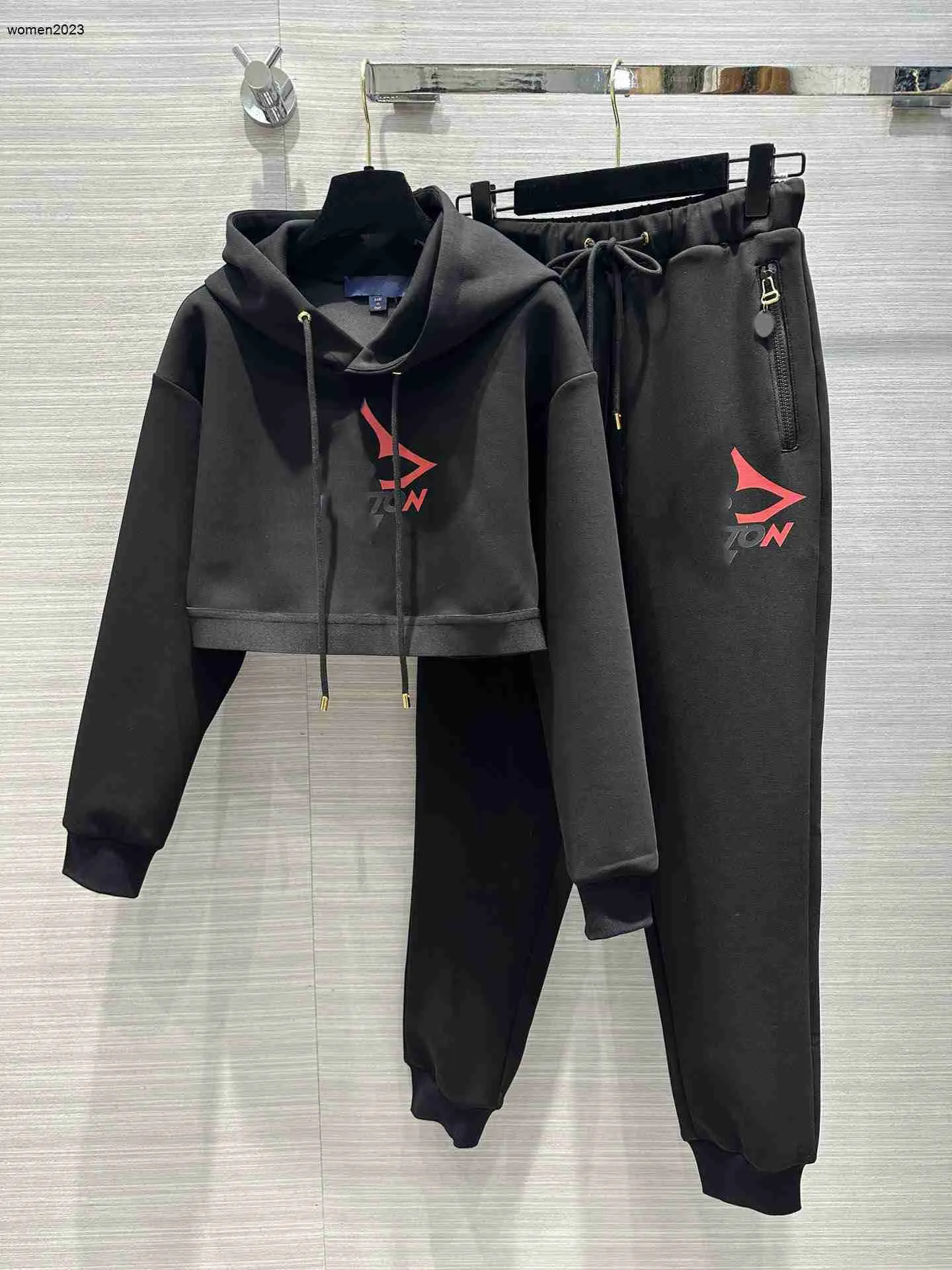 Märke sport set ladies hoodie kostym höst vinter ny långärmad pullover jogging byxor tvådelar designer kläder mode tracksuit 11