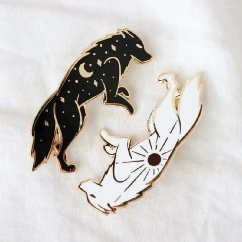 Brooches Sun Moon Black And White Wolf King Enamel Pin Brooch Cool Things Collar Badges On Backpack Party Jewelry Gifts For Friends