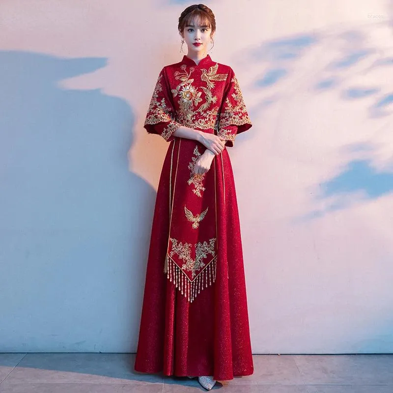 Etniska kläder traditionella kinesiska eleganta brudbröllopsklänningar sexig smal xiuhe broderi nationell qipao kostym toast gifte sig