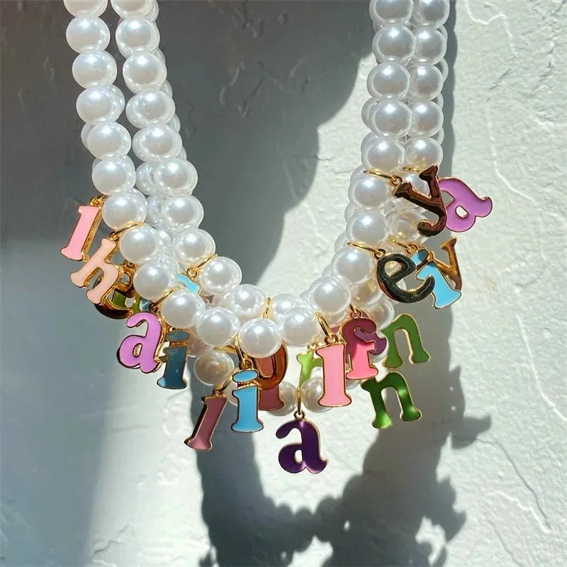 Anhänger Halsketten Benutzerdefinierte Emaille Buchstaben Halskette Bunte Romantische Perle Edelstahl Für Baby Frauen Freundin Geschenk 231101