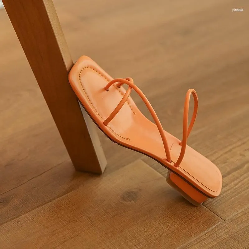 Sandaler riktiga läder damer låga klackar kvinna skor flip-flop sommar avslappnad svart vit orange strand