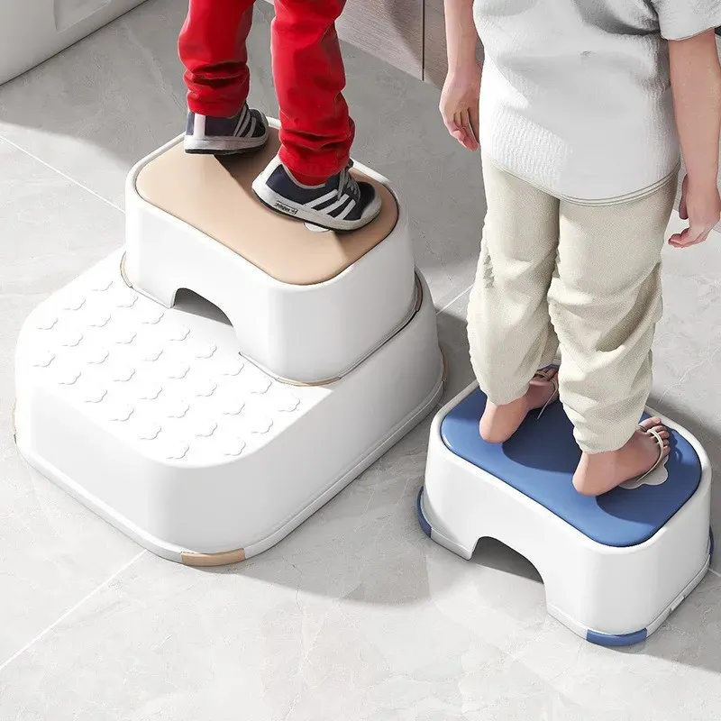 Step Stools Household Thickened Childrens Toilet Training Stool 2step Fourcorner Nonslip Baby Footstool Washing Step 231102