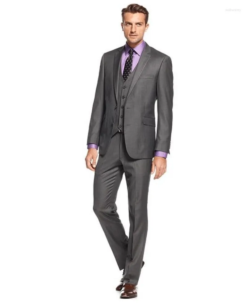 Costumes pour hommes Tuxedos de marié à simple boutonnage Charcoal Notch Revers Hommes Costumes de mariage / d'affaires (Veste Pantalon Gilet Cravate)