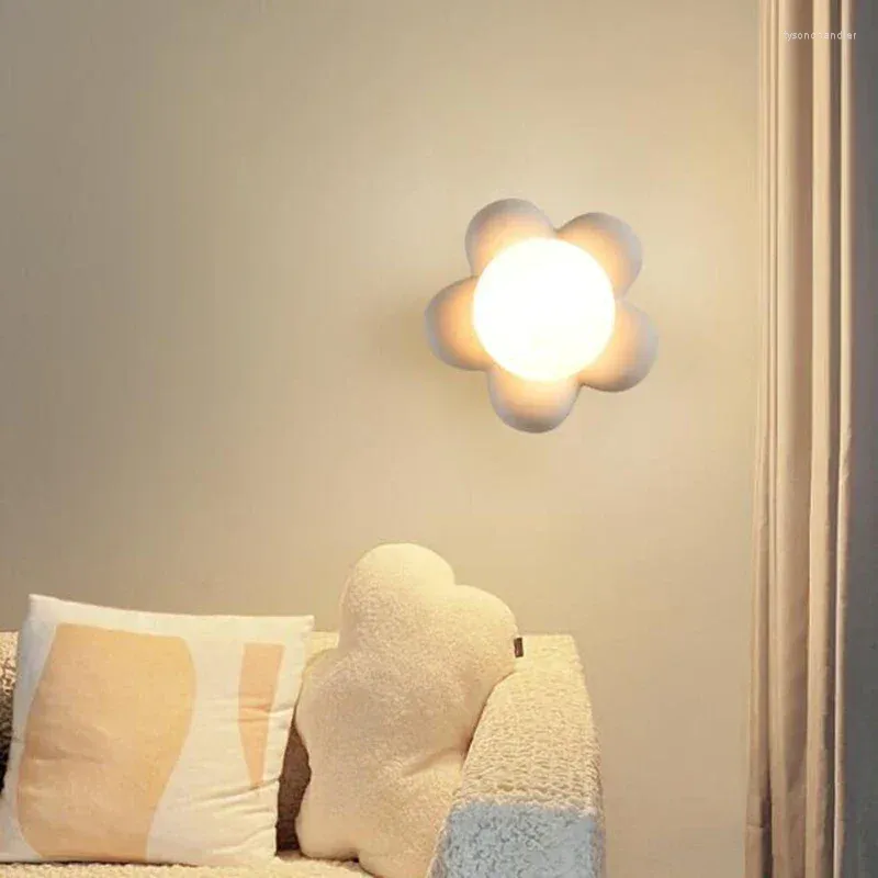 Wall Lamps Flower Shape Light Gilr's Room Bedside Sofa Background Resin Body Sconce Lamp Bar Restaurant Loft Decor LED Lighting