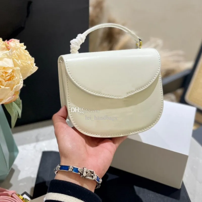 Designer koppeling dames één schoudertas luxe zadeltas nieuwe mode temperament vaste kleur crossbody zak retro klassieke lederen onderarm tas zwervende tas