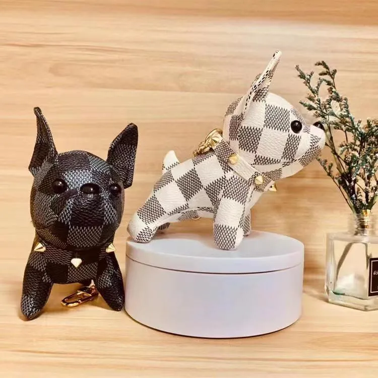 2023 Blak buldog Buldog Brown Flower Skórzanie mężczyzn Kobiety torebki torebki Akcesoria bagażowe miłośnicy Wisiora samochodu 7 Kolory z pudełkiem 12x13x5cm #Dog-01