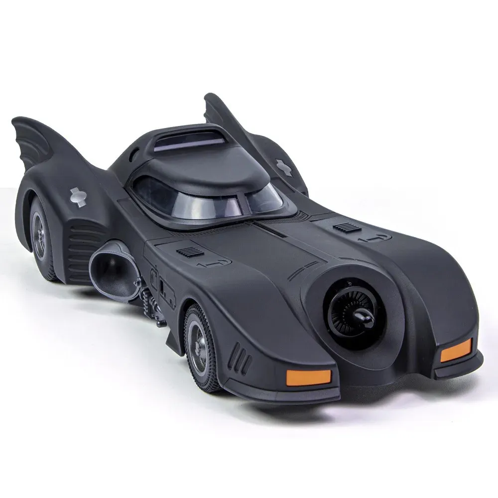 Diecast Model Car 1 18 Diecast Toy Vehicle Simulation 1989 Batmobile Alloy Car Model Sound and Light Metal Pull Back Car Toys Kids Boys Gift 231101