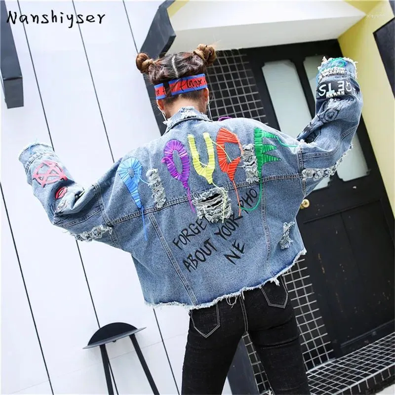 Kurtki damskie uliczne mody Graffiti nadruk strzępiony dziura dżinsowa kurtka kobiet jesienna luźna krótka weryfikacja femme Nit Bomber Woman Twear