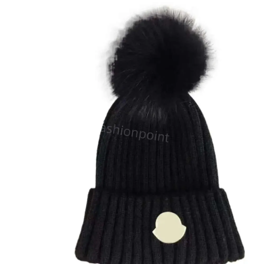 Beanie/Totenkopf-Kappen, Designer-Winter-Strickmütze, Wollmütze für Damen, grob gestrickt, dick, warm, Kunstpelzbommel, Mützen, Hüte, weibliche Motorhaubenkappen, Strickmütze, Hüte für Frauen