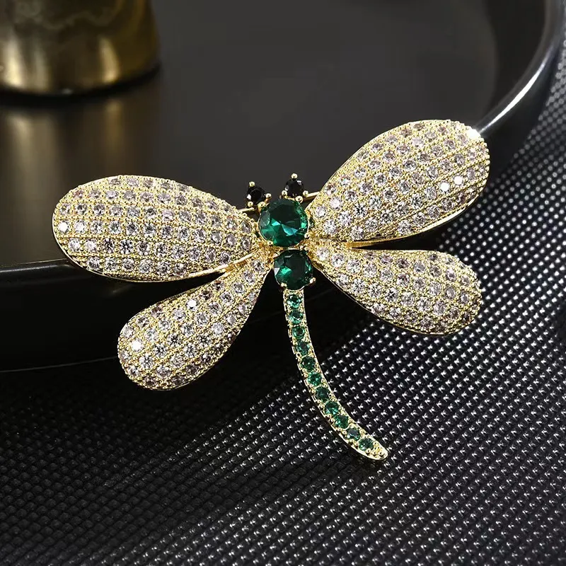 Broches de libélula bonitos de cristal sencillos a la moda para mujer, broches de seguridad con diamantes de imitación de Color dorado de lujo para mujer