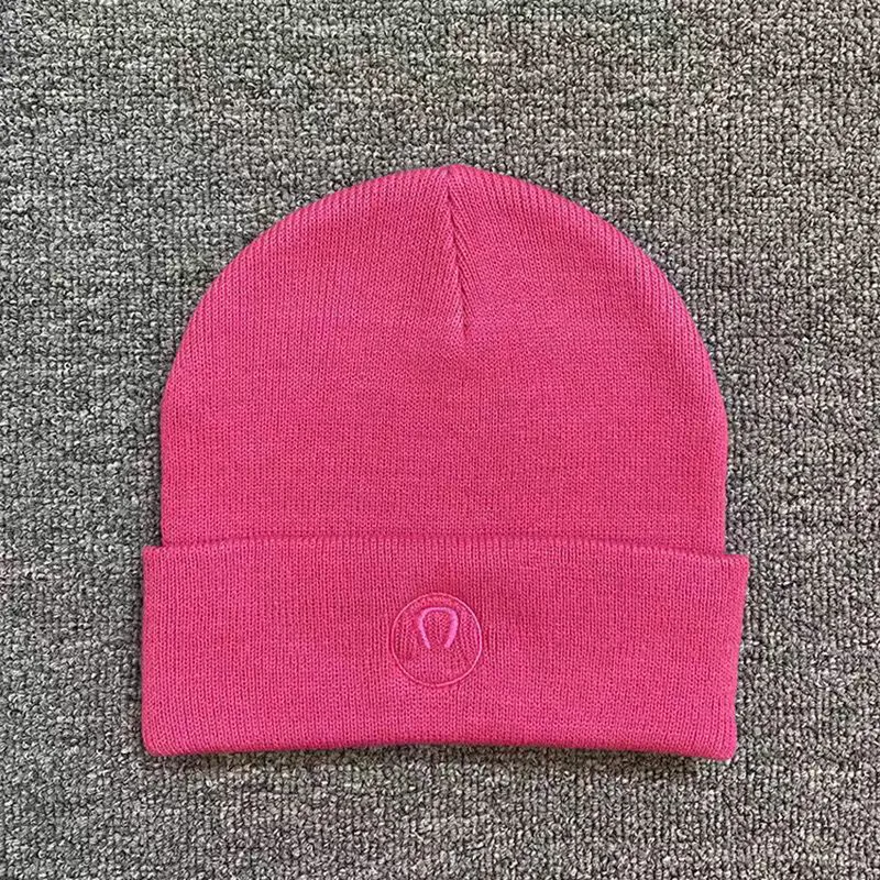 Gorro de designer de luxo para mulheres e homens chapéu multicolorido outono e inverno impresso com letras clássicas de moda quente e elegante