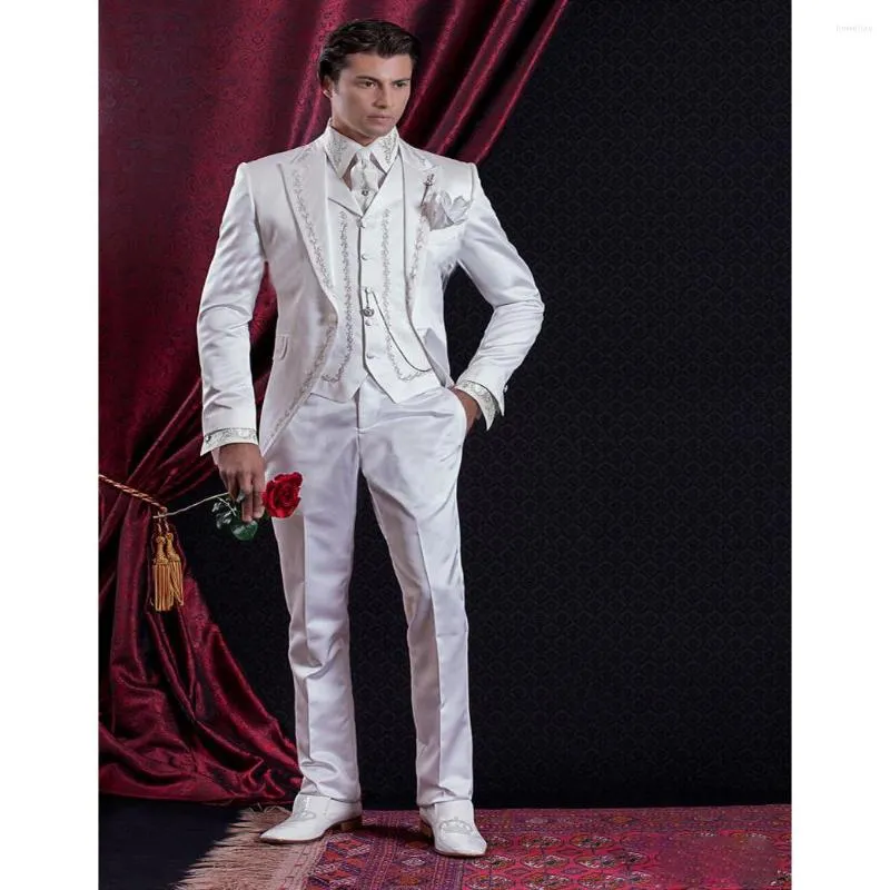 Men's Suits Custom Made Baroque Style Groom Tuxedos Groomsman Suit Evening Embroidery Decorate Man 's (Jacket Pants Vest)