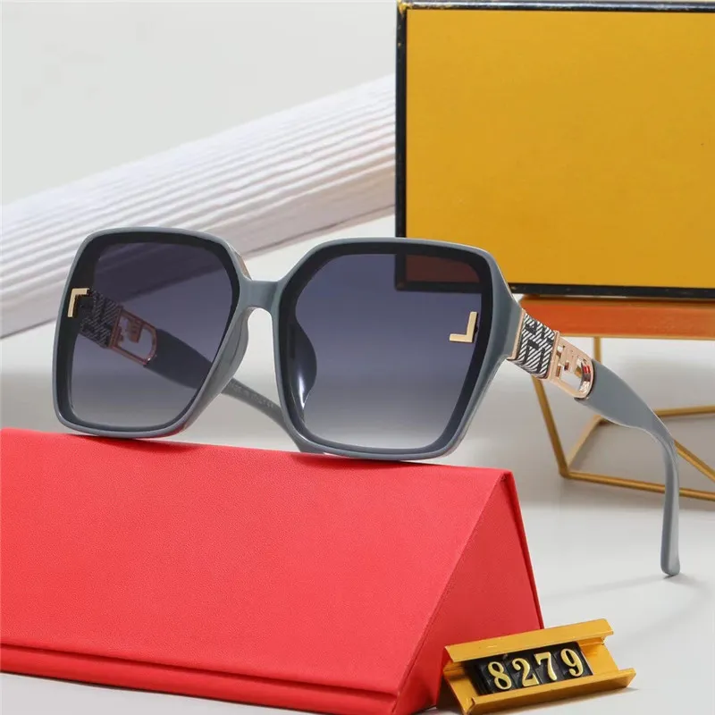 نظارة شمسية مصممة للنساء نظارات شمسية جديدة تصميم كبير الحجم الصيفي صيف العلامة التجارية نظارات الإطار أعلى جودة الموضات 8279