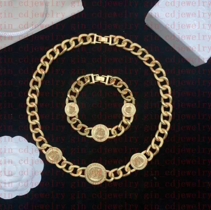 Fashion Designer Necklaces V Pendant Banshee Head 18K Gold Plated Bracelets Earrings Rings Birthday Festive Engagement Gifts V122067583