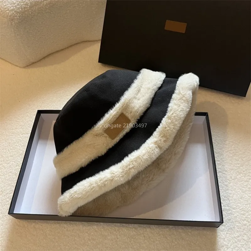 677339 Sombrero de invierno con forma de cubo, moda de lujo, informal, de alta calidad, con letras, gorro de piel de conejo para mujer, sombrero con orejas, gorro mullido para mantener el calor