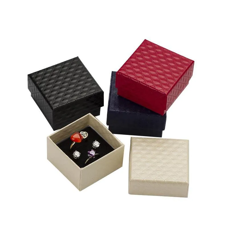 Ювелирные изделия 5x5x3cm Display 48pcs MTI Colors Black Sponge Diamond Pattern Бумажное кольцо /серьги Упаковка белая подарочная коробка Dr Dhgarden Dhwif