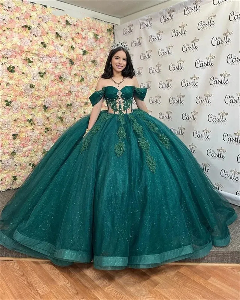 Abito da principessa verde da ballo Abiti Quinceanera 2023 con spalle scoperte Abiti da ballo di compleanno in rilievo Appliques Abito da laurea Vestido De 15