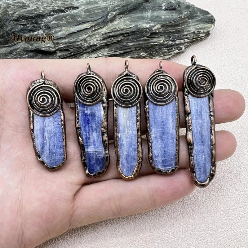 Colares Pingente 10 PCS Bronze Banhado Áspero Natural Kyanite Pedra Azul Colar Vintage Triple Moon Godness Jóias MY230578